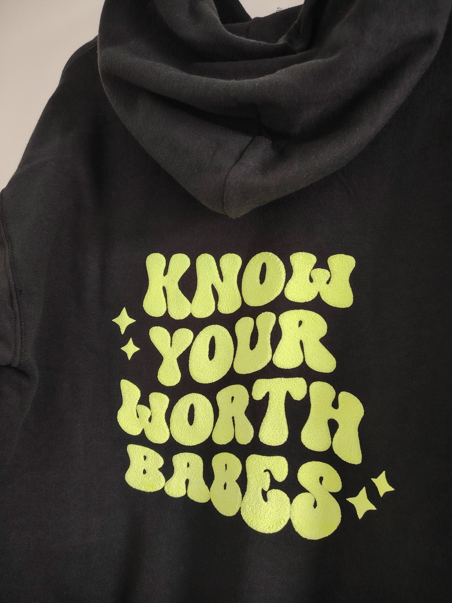 “Know Your Worth, Babes” - now in bold, wearable form.